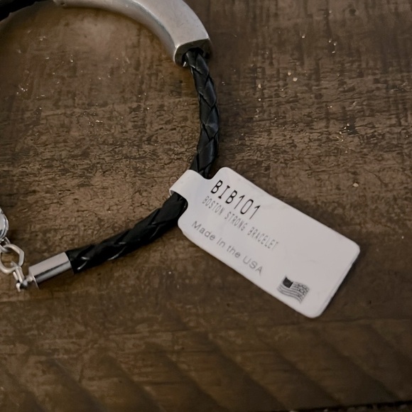 Boston Strong Boston Marathon Bracelet NOS USA - Picture 3 of 5